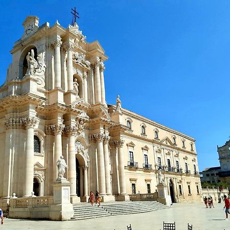Elegante Appartamento In Palazzo Storico Ortigia Сиракуза Екстериор снимка