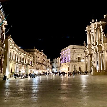 Elegante Appartamento In Palazzo Storico Ortigia Сиракуза Екстериор снимка