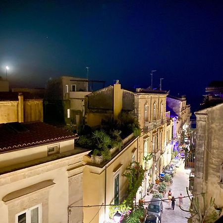 Elegante Appartamento In Palazzo Storico Ortigia Сиракуза Екстериор снимка