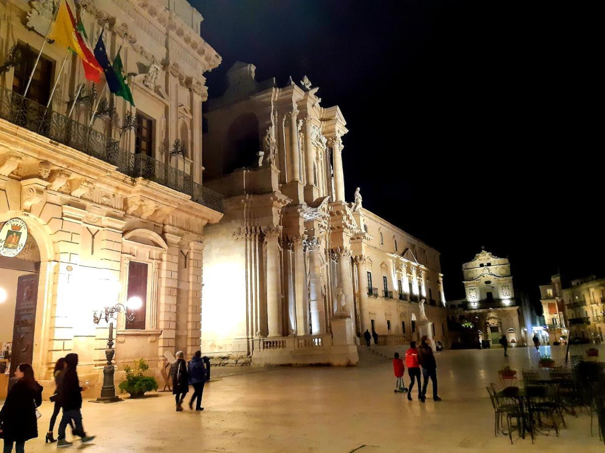 Elegante Appartamento In Palazzo Storico Ortigia Сиракуза Екстериор снимка