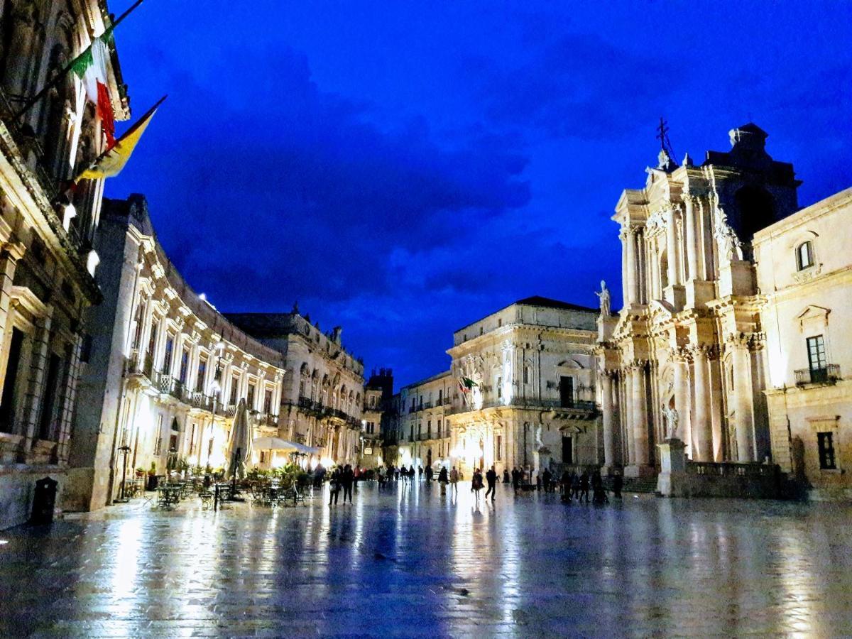 Elegante Appartamento In Palazzo Storico Ortigia Сиракуза Екстериор снимка