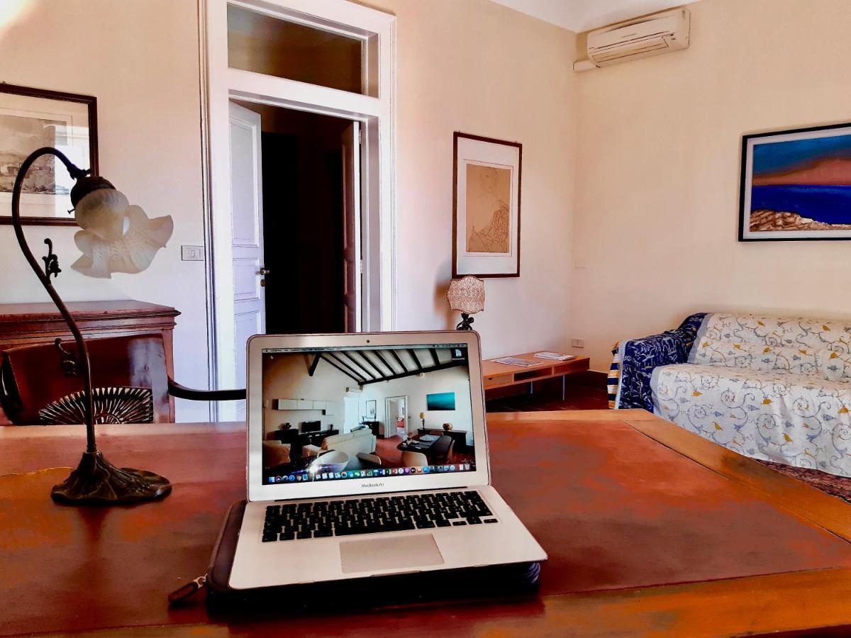 Elegante Appartamento In Palazzo Storico Ortigia Сиракуза Екстериор снимка