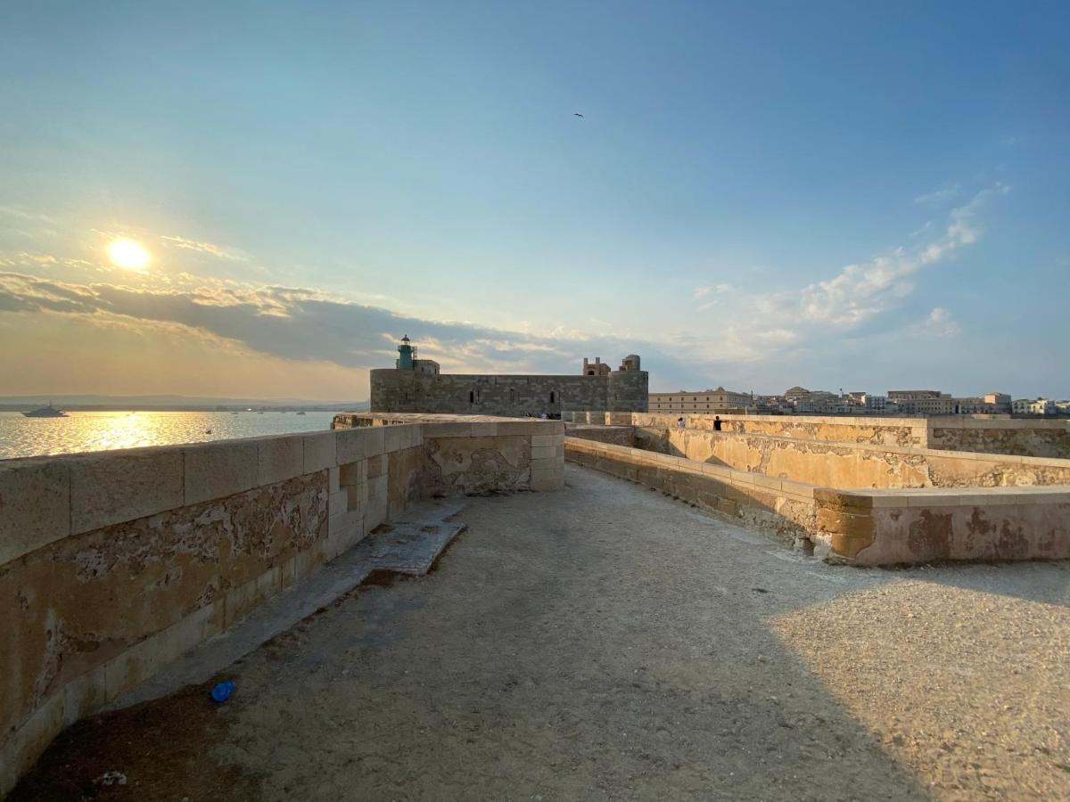 Elegante Appartamento In Palazzo Storico Ortigia Сиракуза Екстериор снимка