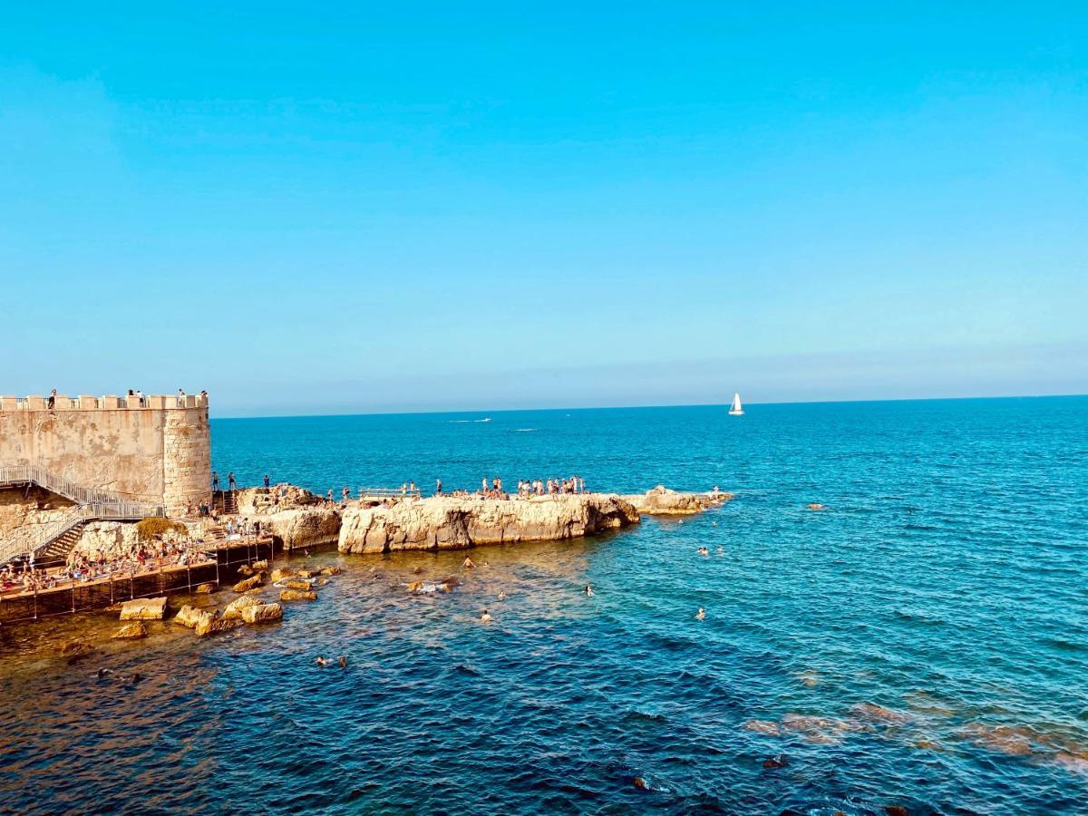 Elegante Appartamento In Palazzo Storico Ortigia Сиракуза Екстериор снимка