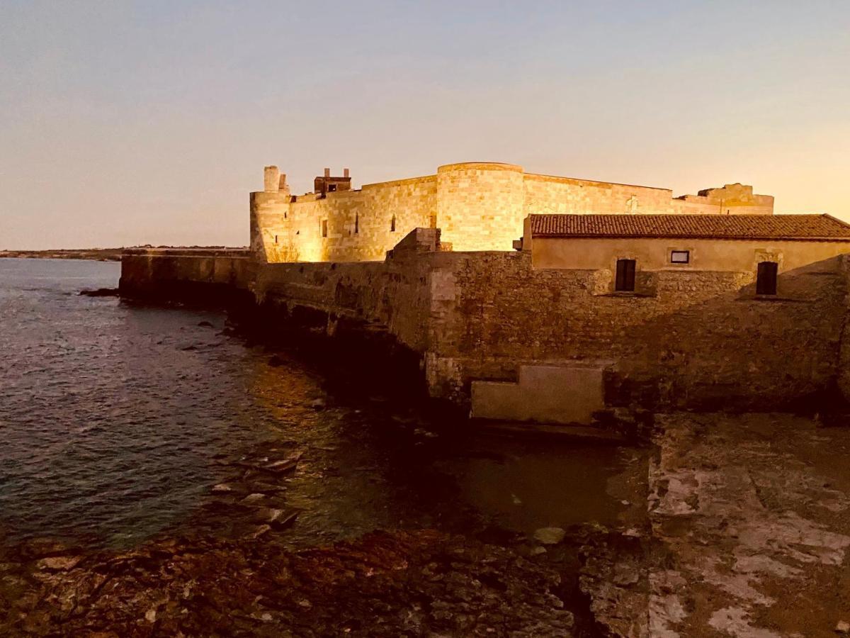 Elegante Appartamento In Palazzo Storico Ortigia Сиракуза Екстериор снимка