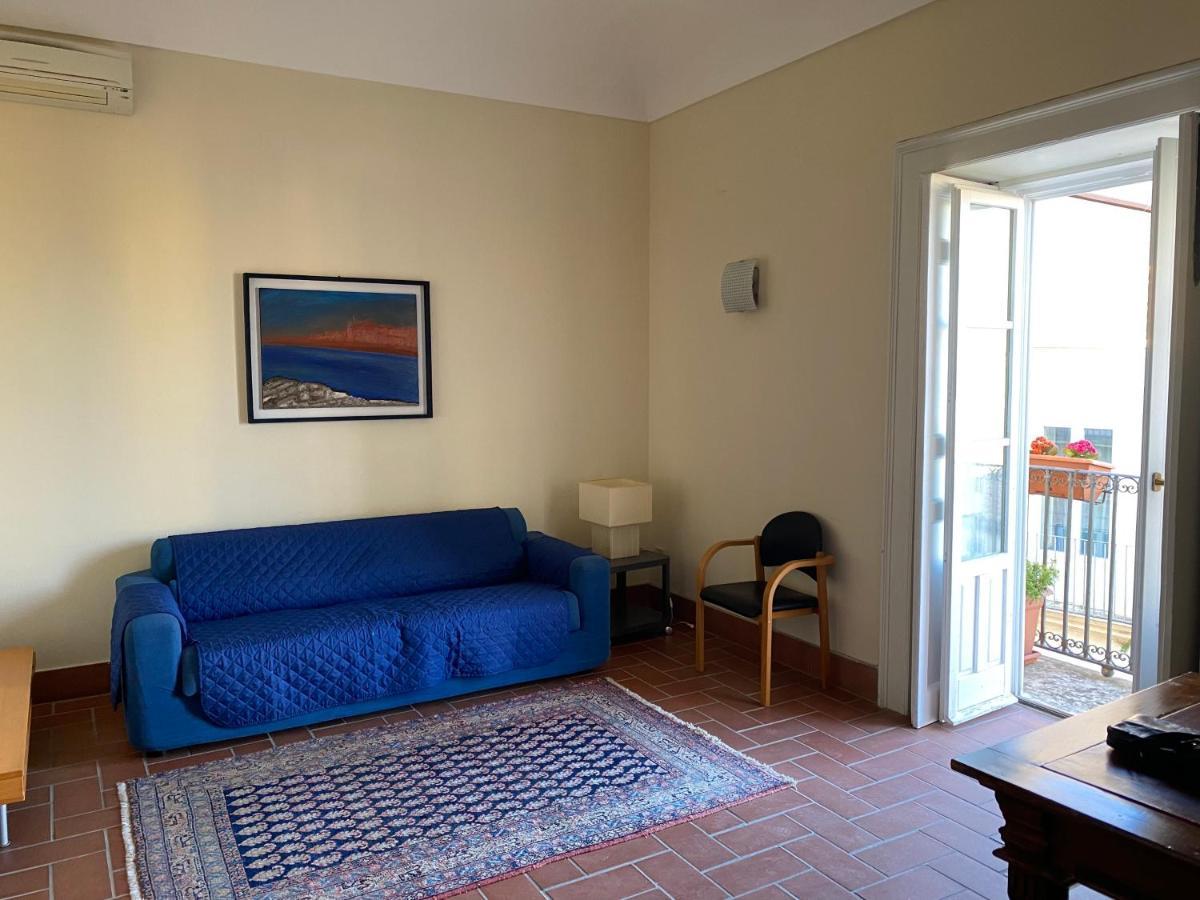 Elegante Appartamento In Palazzo Storico Ortigia Сиракуза Екстериор снимка