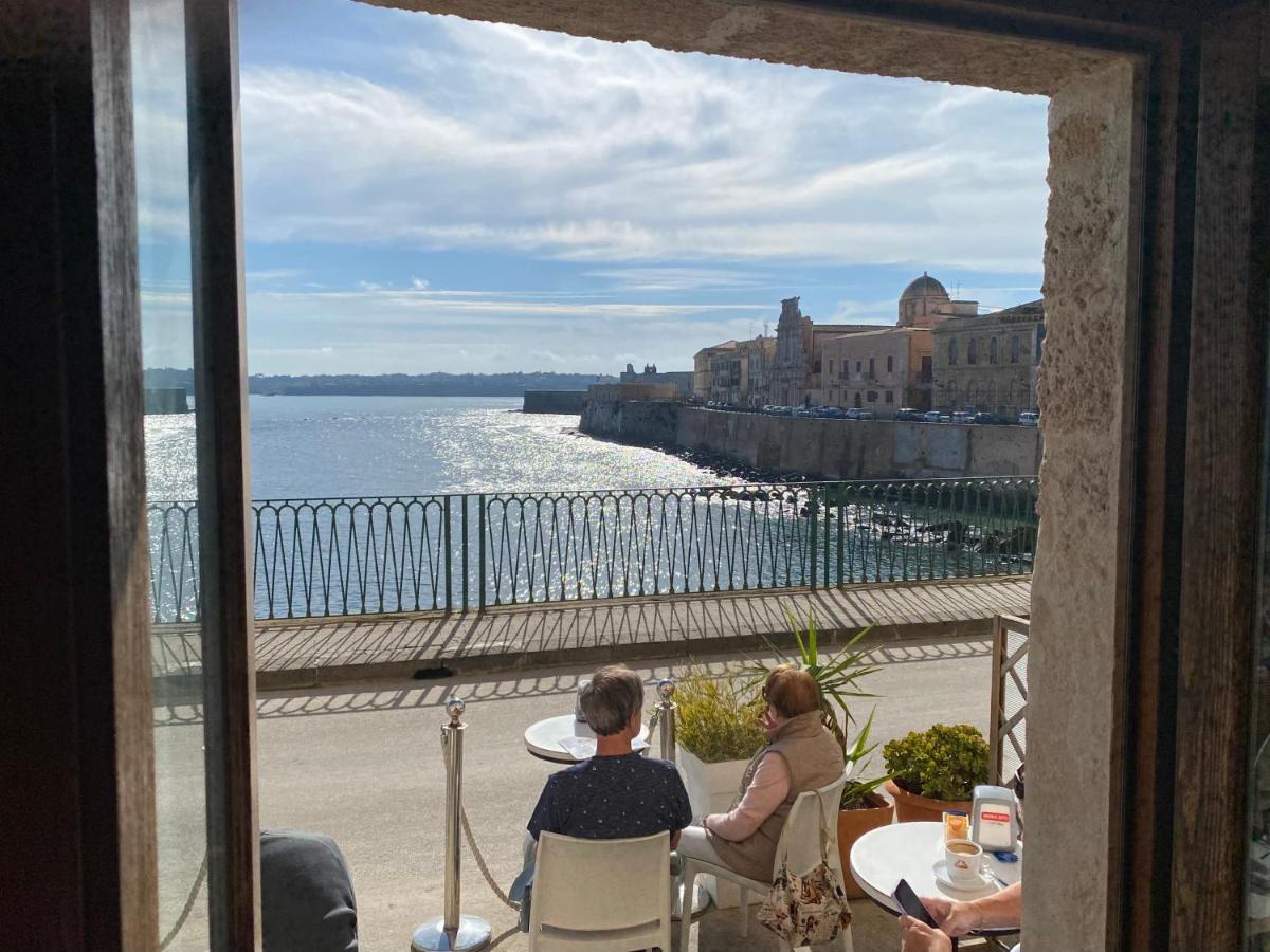 Elegante Appartamento In Palazzo Storico Ortigia Сиракуза Екстериор снимка