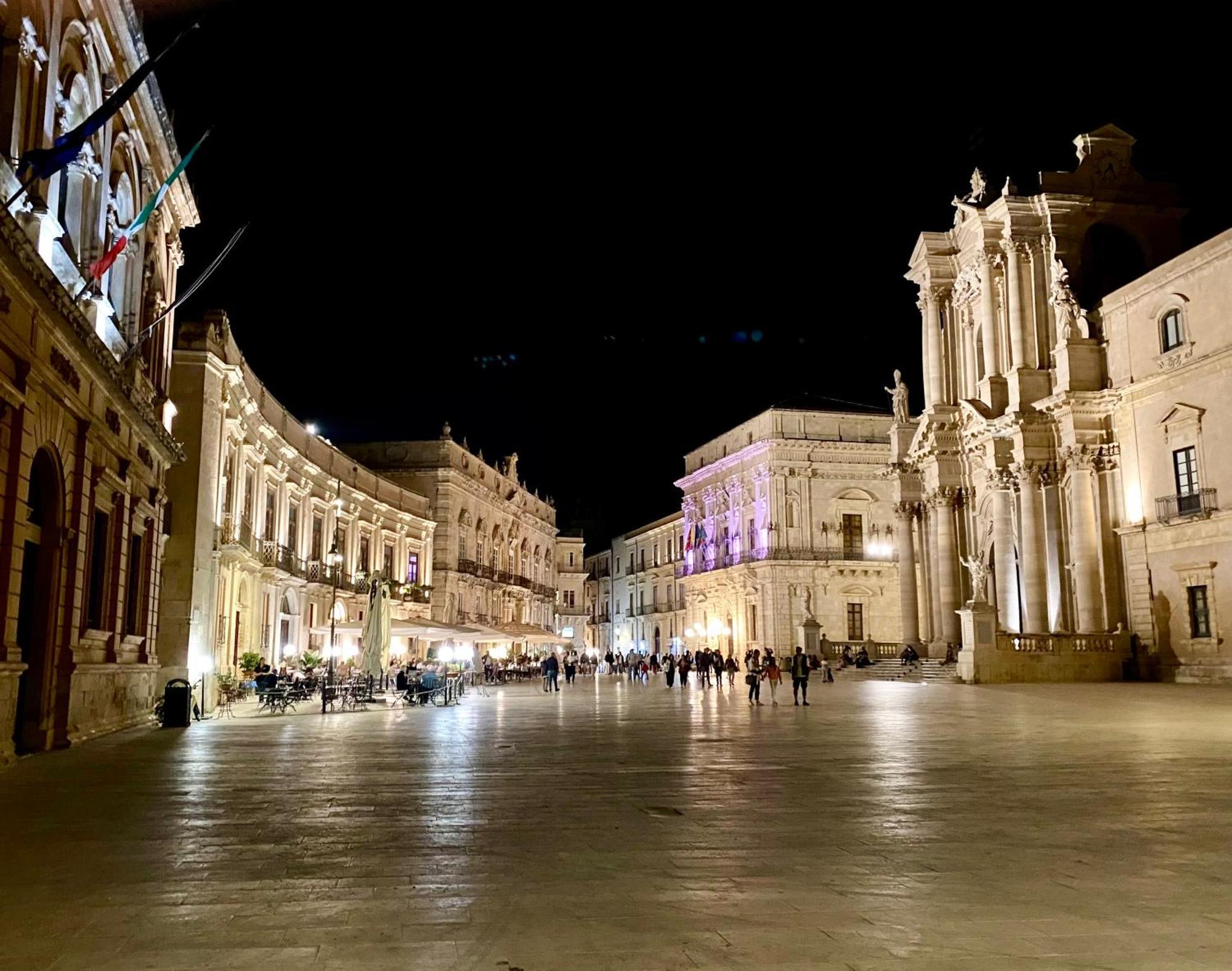 Elegante Appartamento In Palazzo Storico Ortigia Сиракуза Екстериор снимка