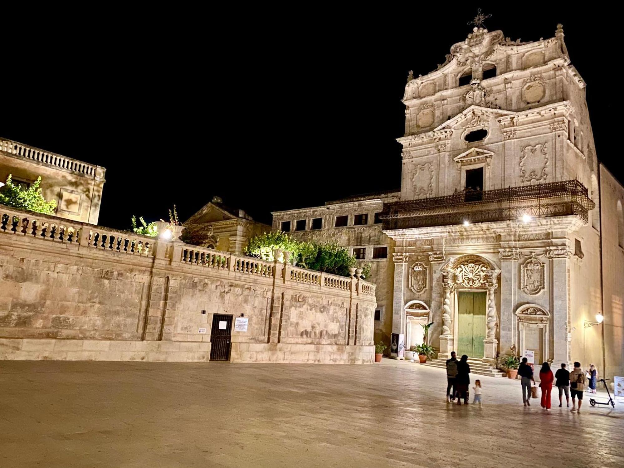 Elegante Appartamento In Palazzo Storico Ortigia Сиракуза Екстериор снимка