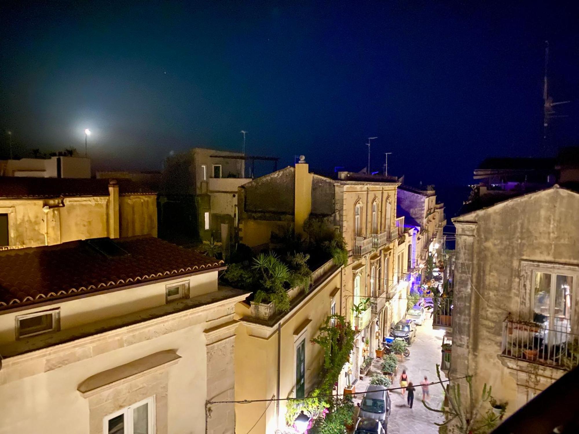 Elegante Appartamento In Palazzo Storico Ortigia Сиракуза Екстериор снимка