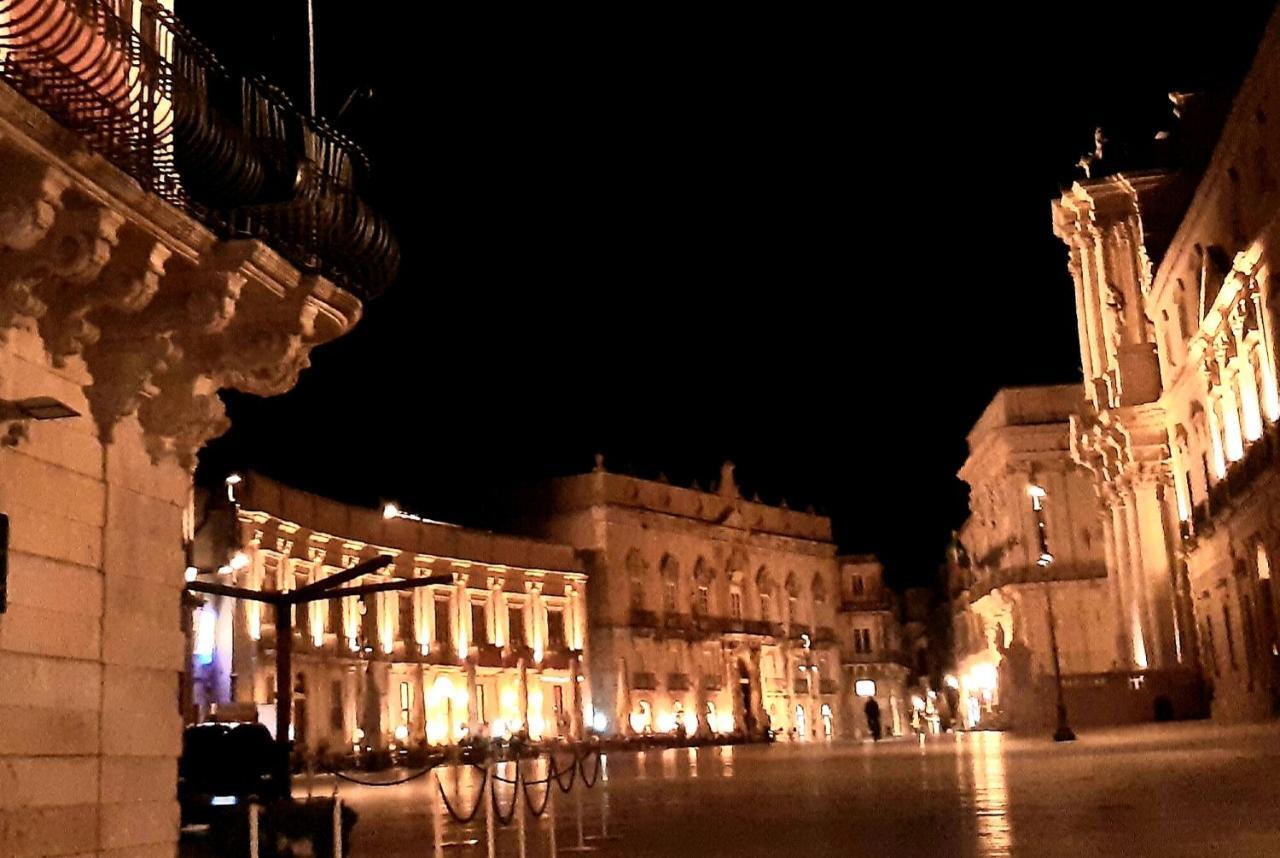 Elegante Appartamento In Palazzo Storico Ortigia Сиракуза Екстериор снимка